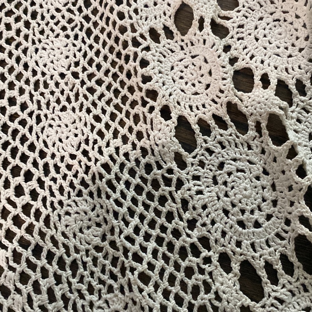 Crochet Round table top 56” diameter - Picture 2 of 3